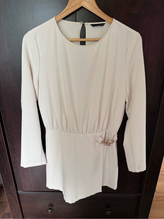 Zara Pants - Zara Cream Long Sleeve Jumpsuit Short with Side Chain Detail - size M